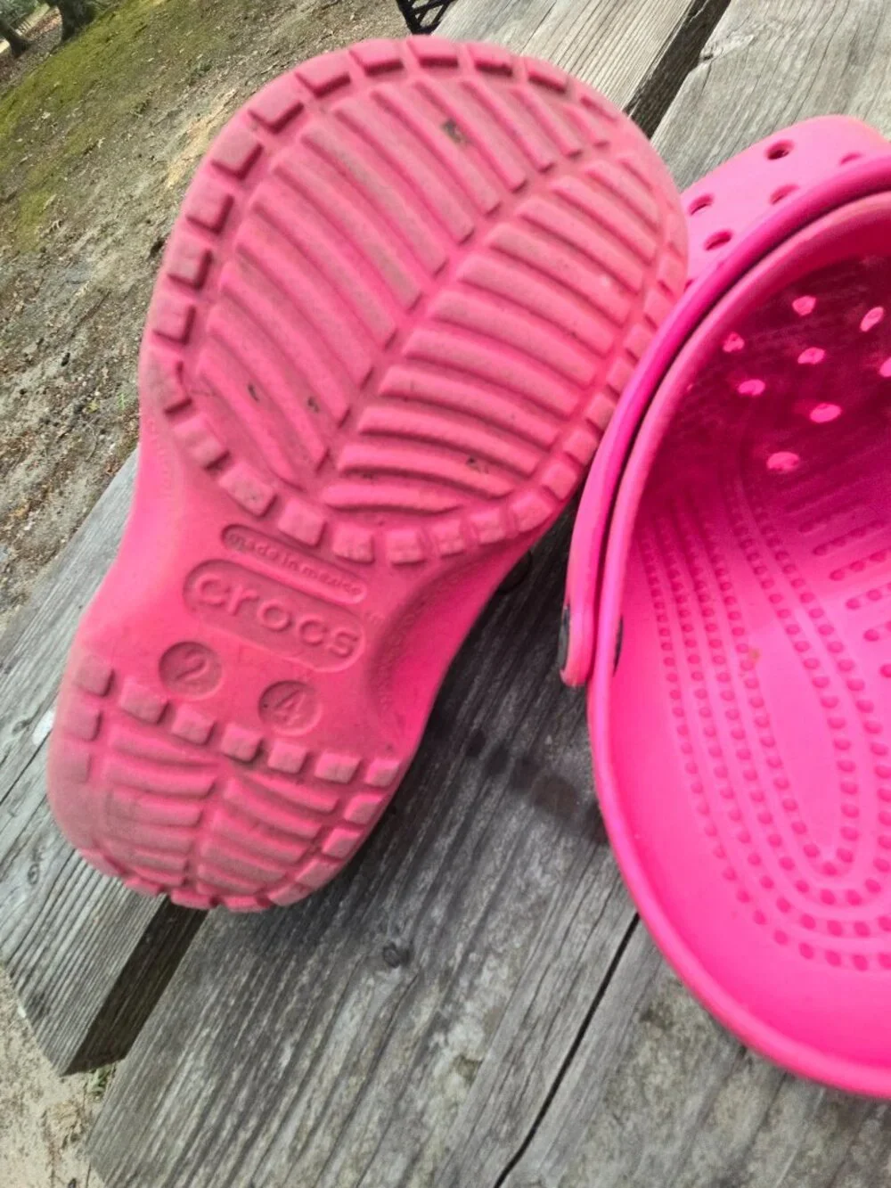✨Crocs Classic Clogs Electric Pink Girls Youth  SlipOn Sandals Jibbitz  2/4